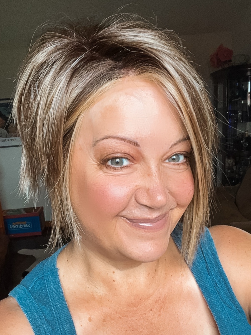 Short Bob Wig in Hazelnut with Snowflake Lace - Picture 6 of 8